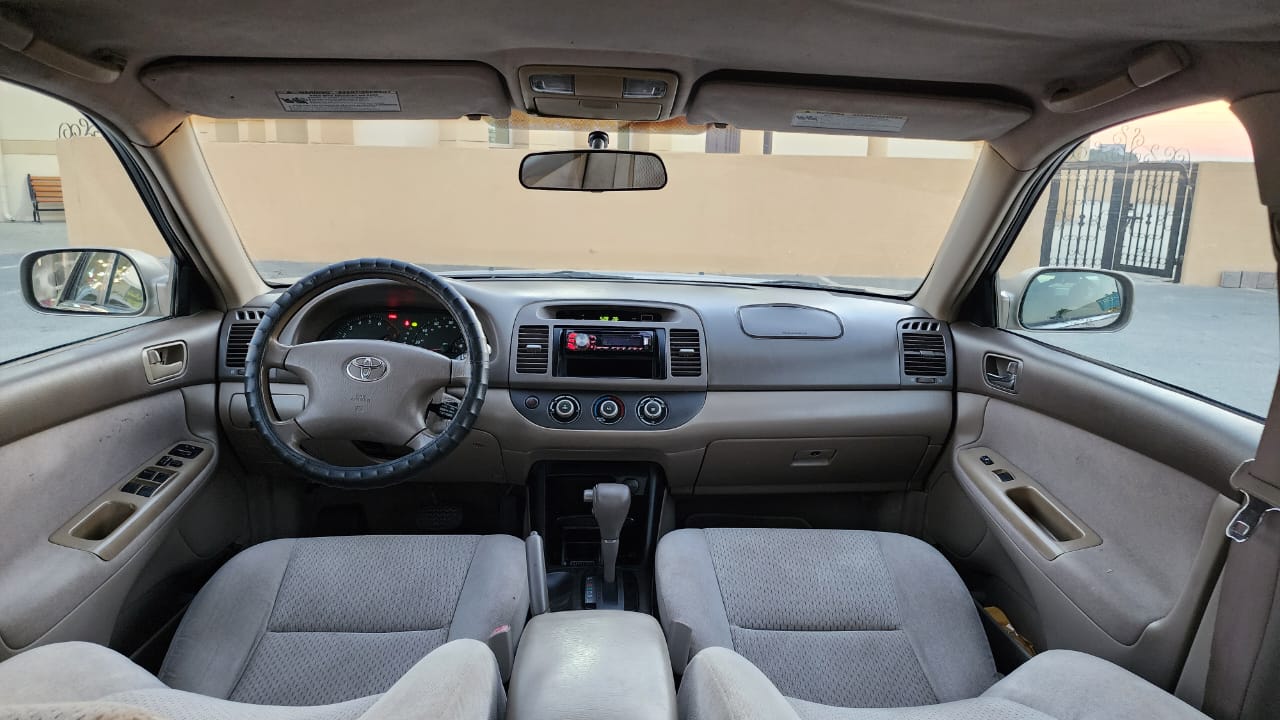 TOYOTA CAMRY 2004 FULL OPTION VERY NEAT AND CLEAN ( PERSONAL DRIVEN CAR )
