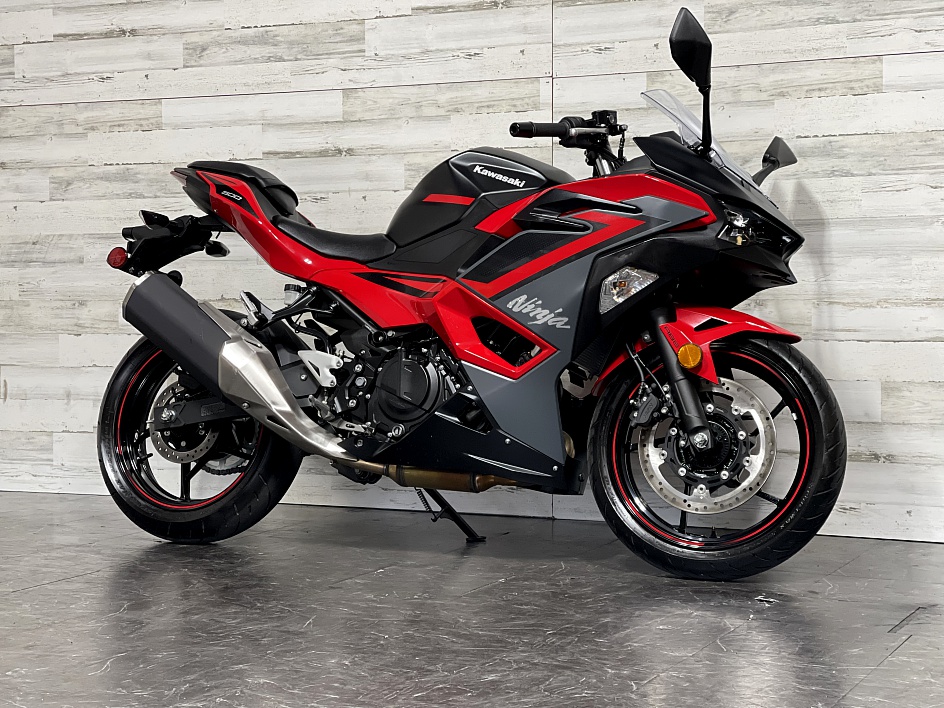 2024 Kawasaki ninja 500 (+971561943867)