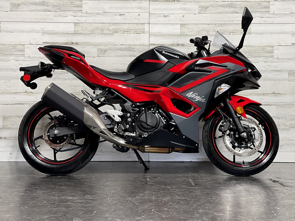 2024 Kawasaki ninja 500 (+971561943867)