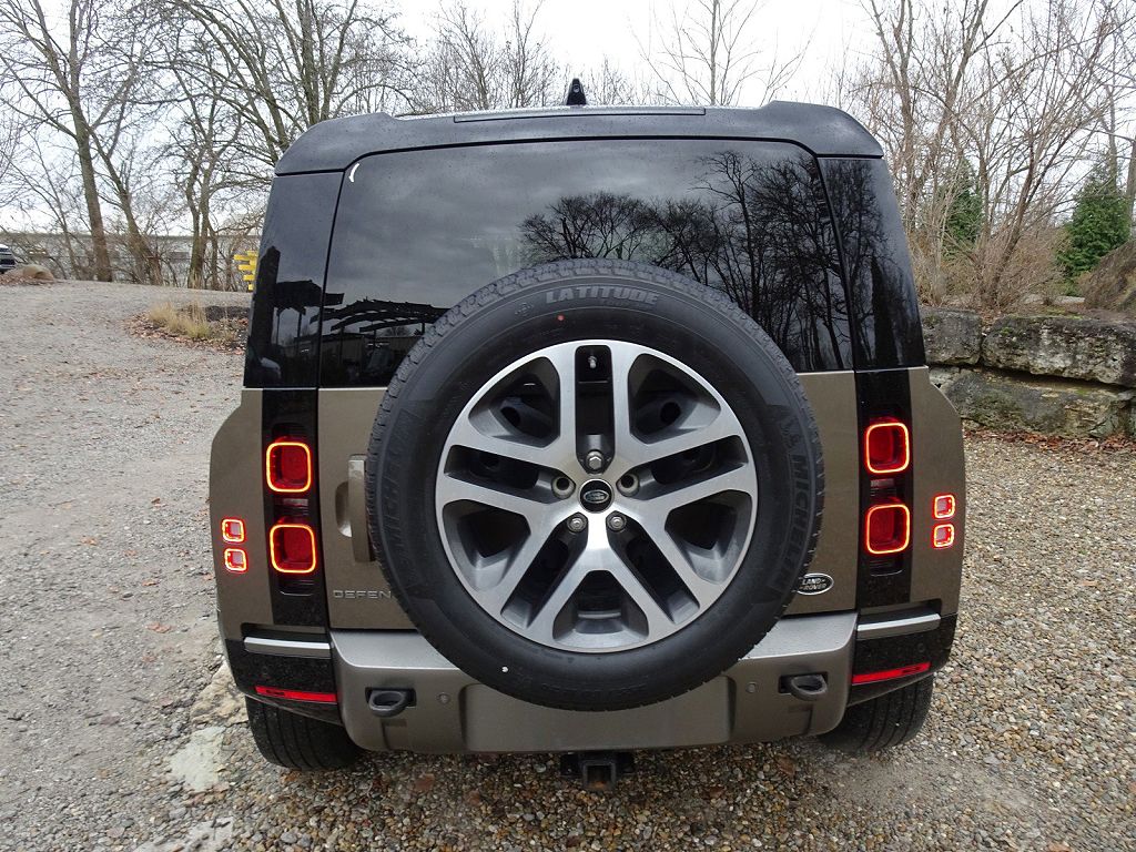 2021 Land Rover Defender 110 X-Dynamic SE