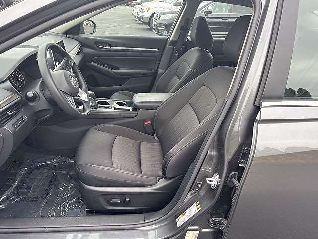 2023 Nissan Altima SV