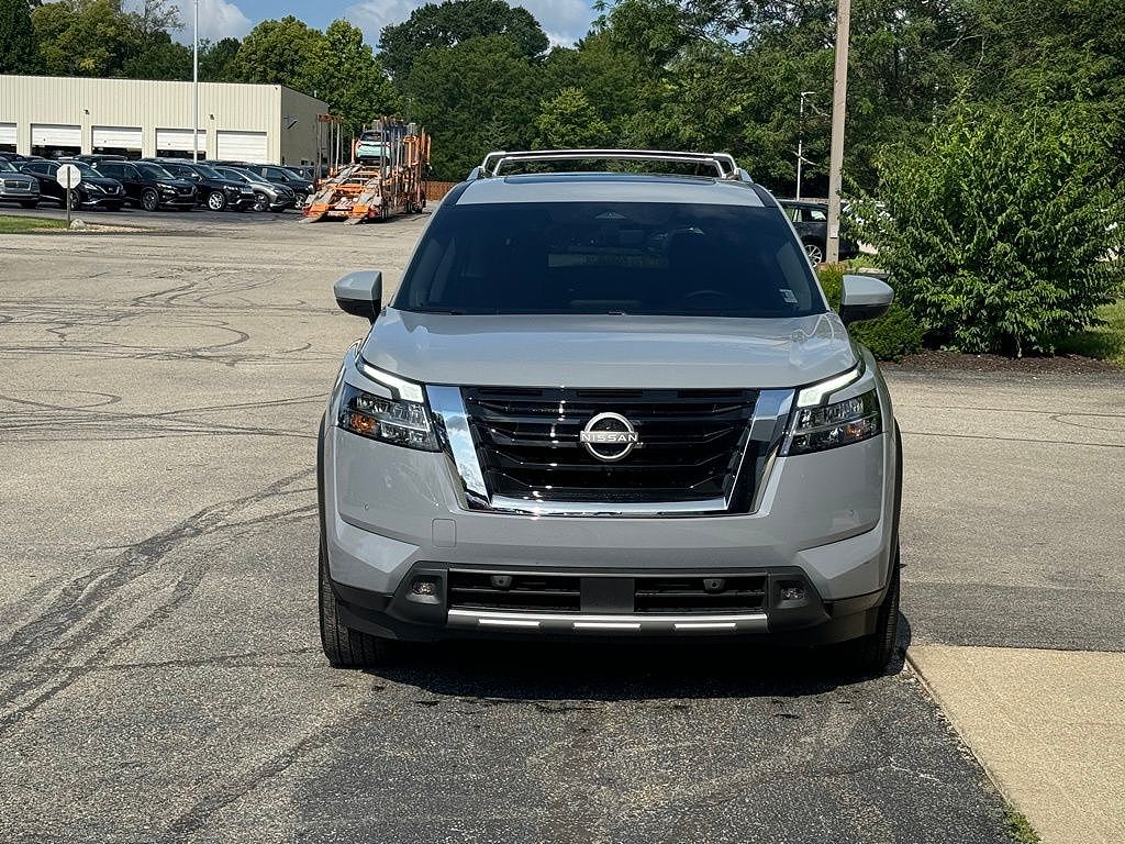 2023 Nissan Pathfinder Platinum