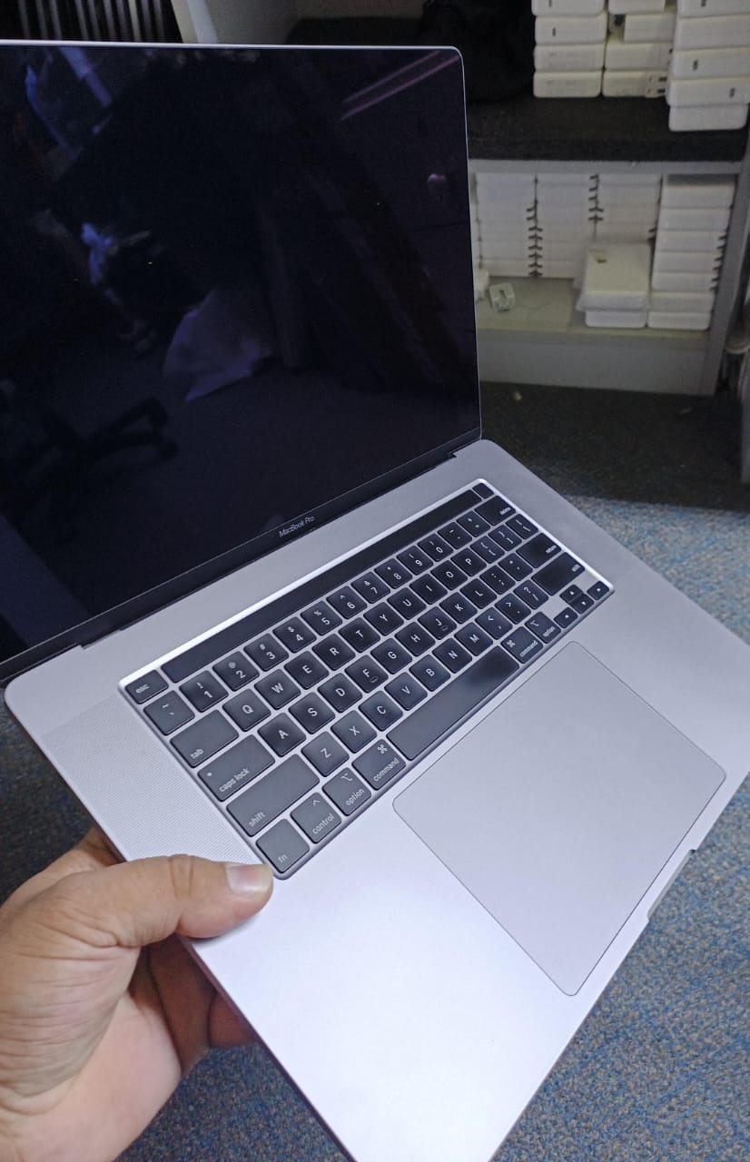 Apple MacBook Laptops Available In Wholesale Prices