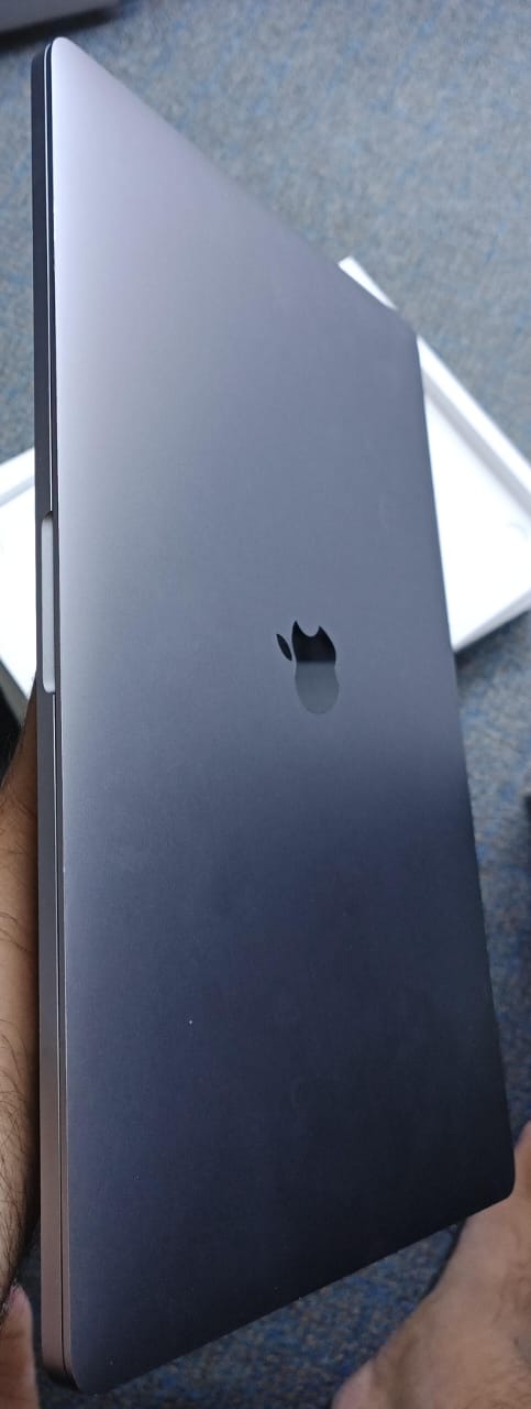 Apple MacBook Laptops Available In Wholesale Prices