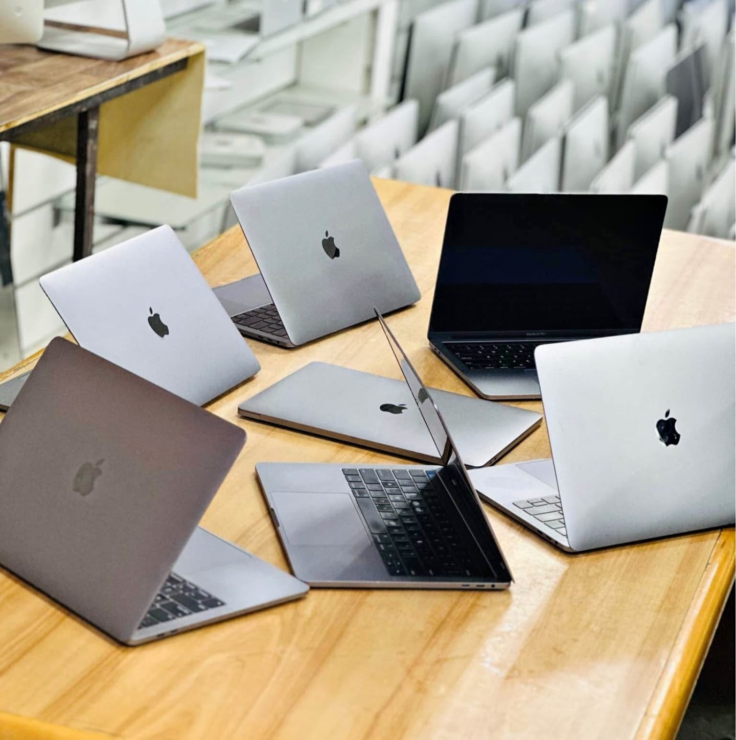 Apple MacBook Laptops Available In Wholesale Prices