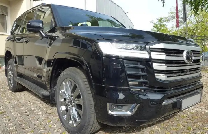 2023 Toyota Land Cruiser LC300 3.3L V6 Diesel engine