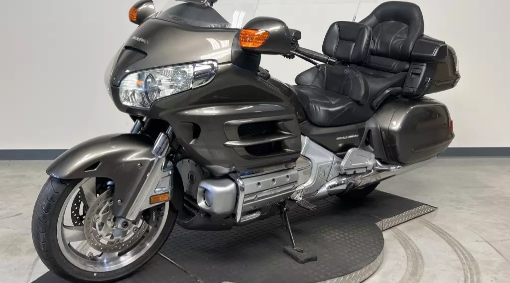 2010 HONDA GOLD WING