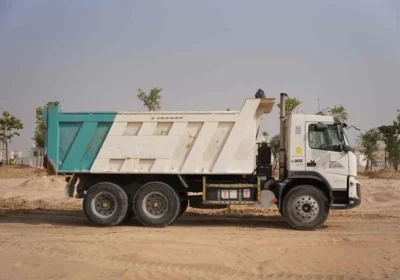 2012-volvo-fmx-370-6×4-tipper-truck-right-view-tk-0302-2