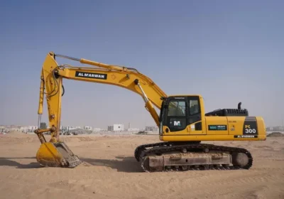 2019-komatsu-pc300-8m0-track-excavator-left-view-ex-0419-4
