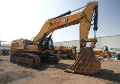 2022_cat_395_excavator_front_right_view-2