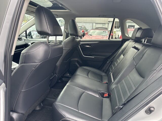 2022 Toyota RAV4 XLE Premium AWD WhatsApp me (+971586375226)