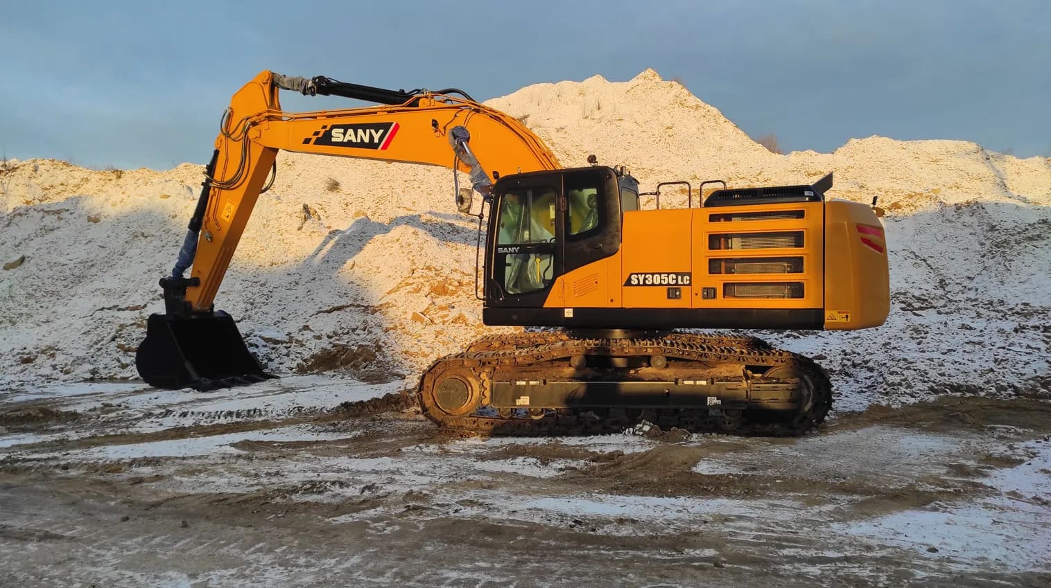 Order Your 2025 SANY SY305C LC Medium Excavator