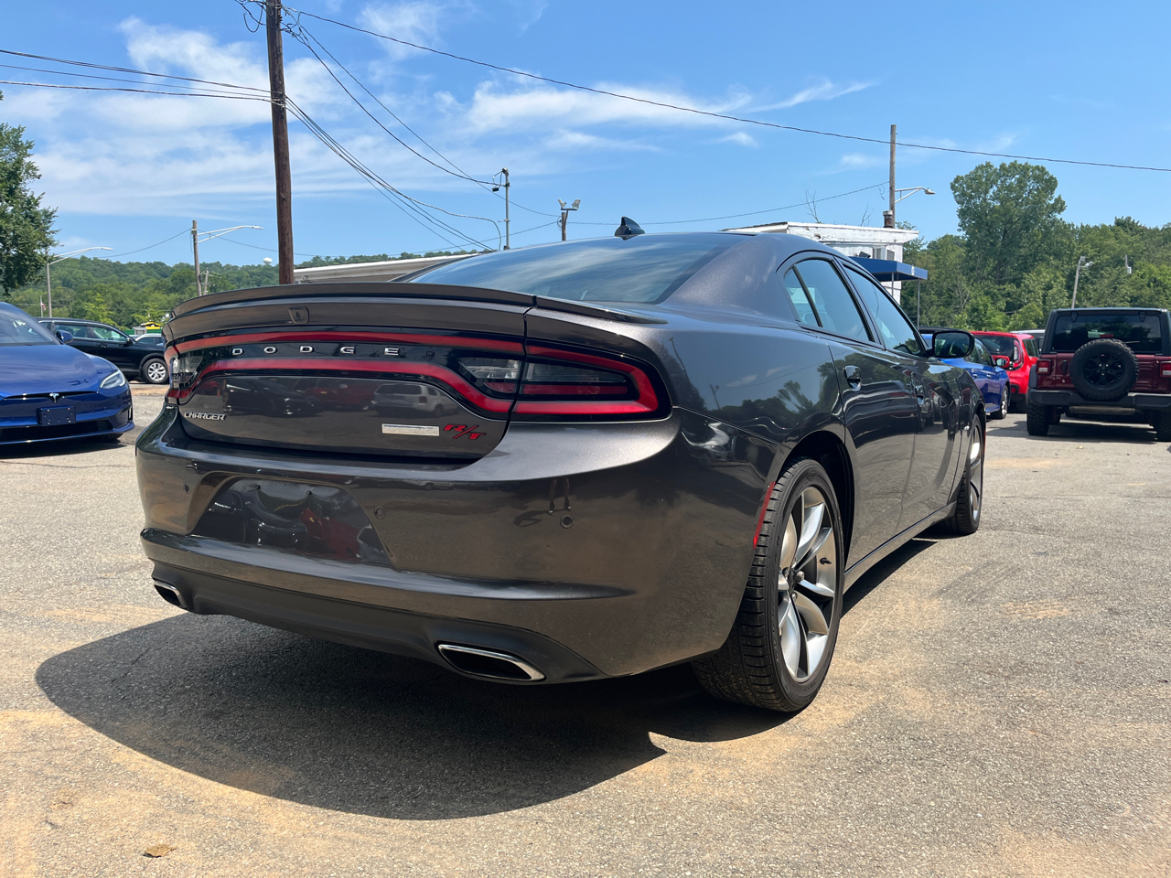 2015 Dodge Charger awd WhatsApp (+971586375226)