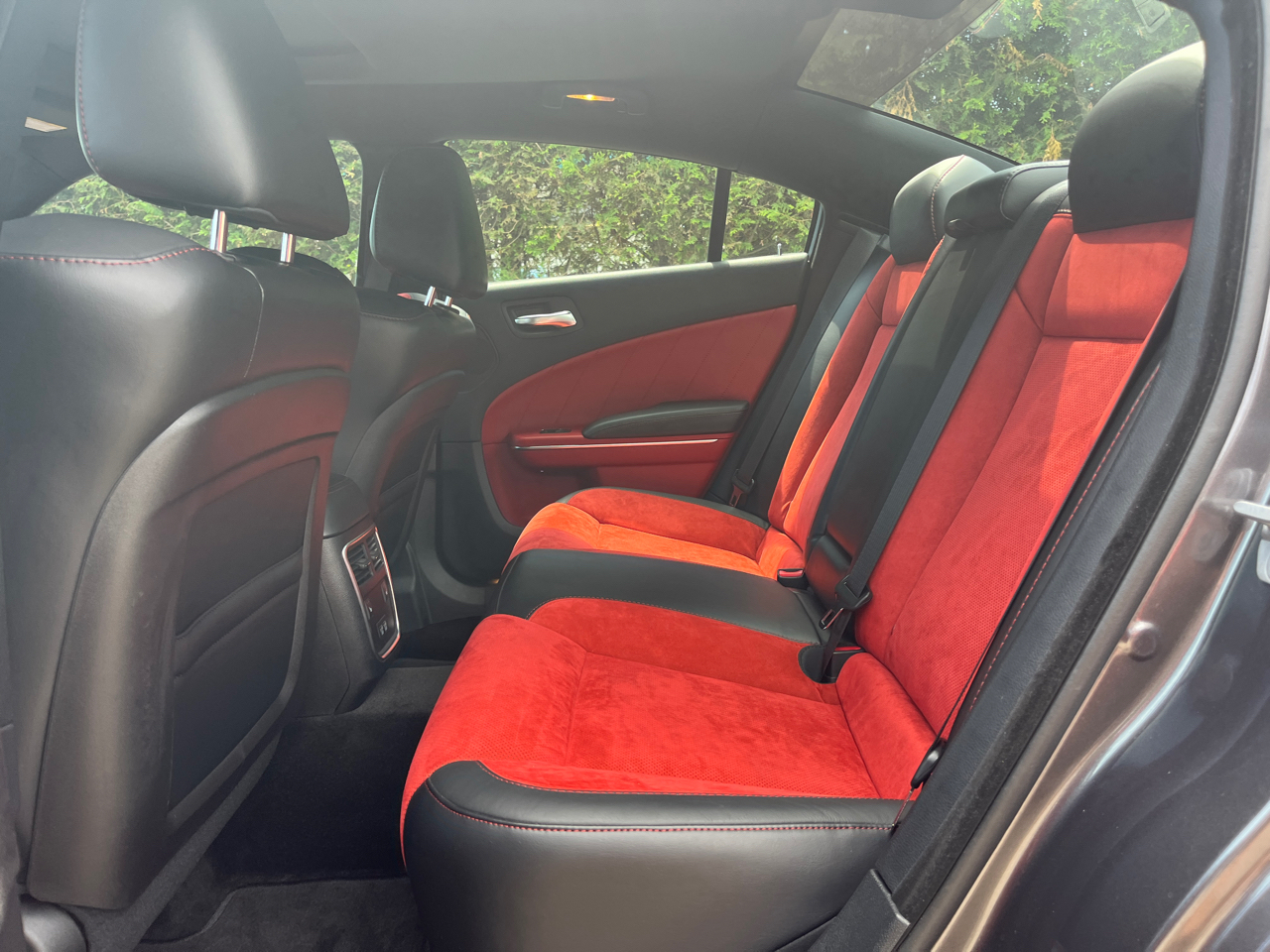 2015 Dodge Charger awd WhatsApp (+971586375226)