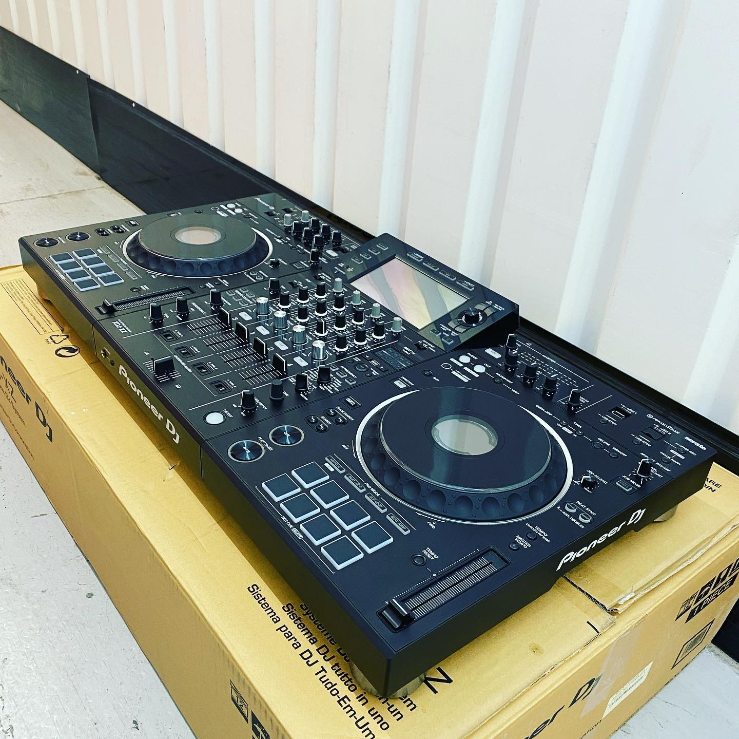 AlphaTheta XDJ-AZ, Pioneer DJ OPUS-QUAD, Pioneer DJ XDJ-RX3, Pioneer XDJ-XZ, Pioneer DJ DDJ-FLX10, AlphaTheta DDJ-GRV6, Pioneer DJ DDJ-REV7, Pioneer CDJ-3000, Pioneer DJ DJM-A9, Pioneer CDJ-2000NXS2, Pioneer DJM-900NXS2, Pioneer DJ DJM-V10