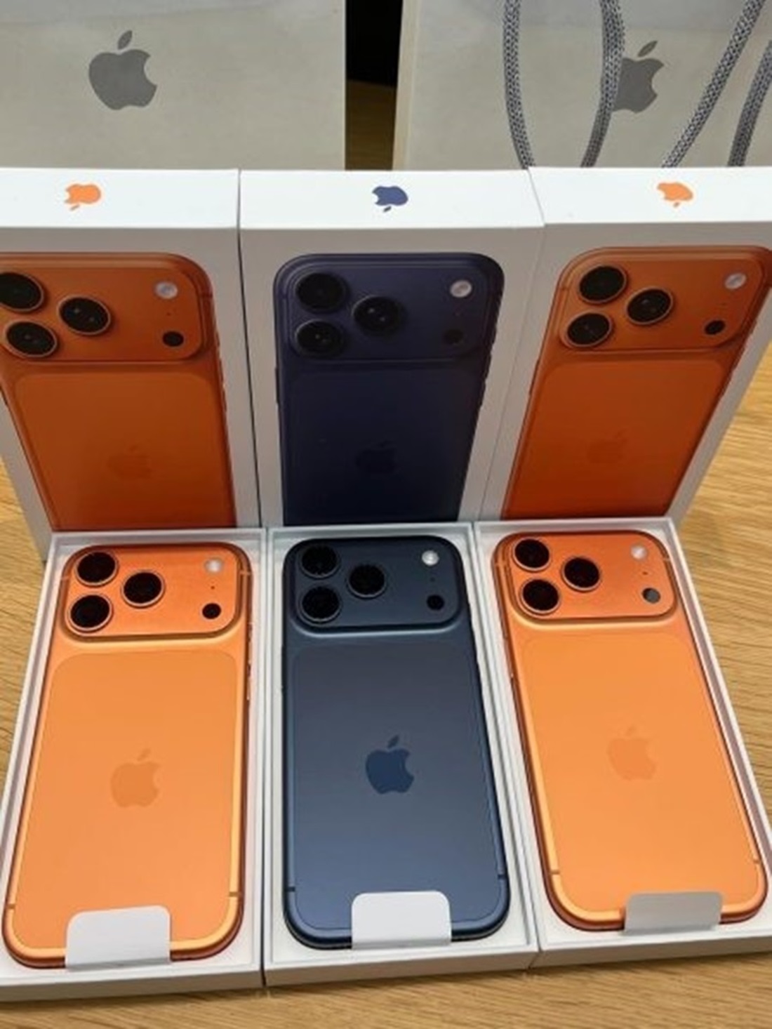 Wholesale Apple iPhone 17 Pro Max, iPhone 17 Pro, iPhone 17 , iPhone Air , Apple iPhone 16 Pro Max, iPhone 16 Pro, iPhone 16, iPhone 16 Plus, Samsung Galaxy S26 Ultra